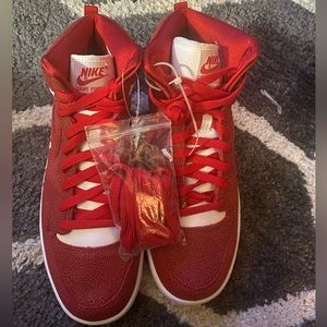 Nike Court Force Mid Good Enough Red